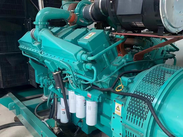 灵璧更换100kW柴油发电机组机油时，需要注意哪些事项？